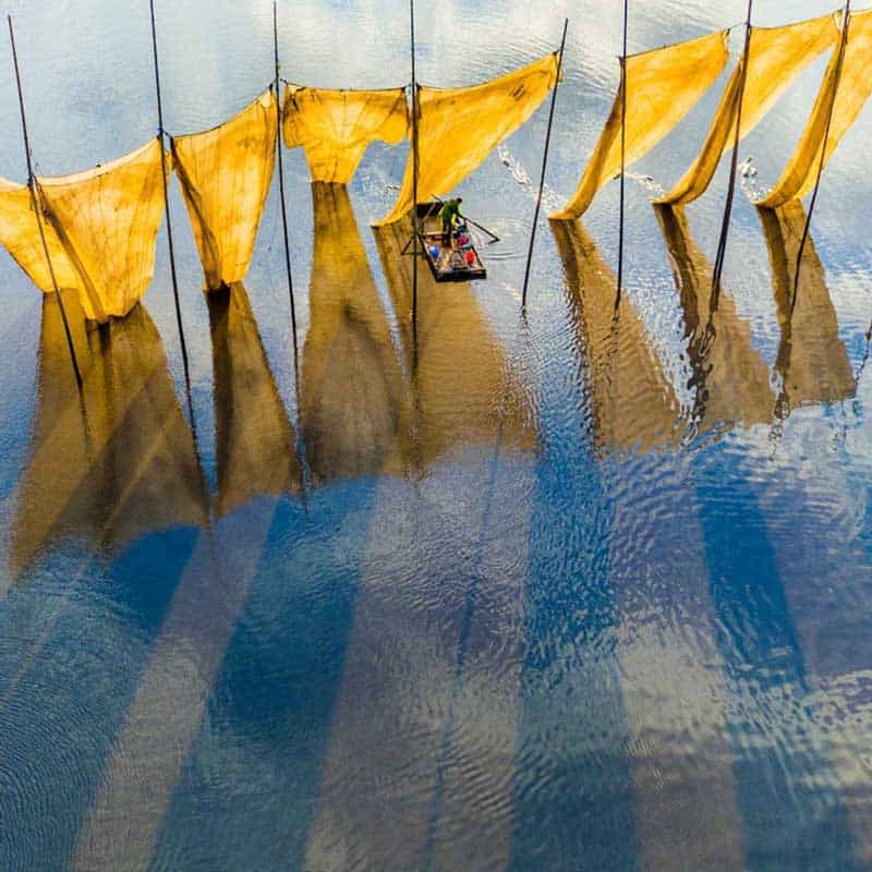 Fisherman Closes Net - Skypixel Winner