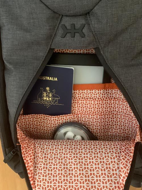 knack pack front pocket
