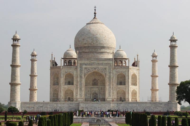 Taj Mahal Tourists