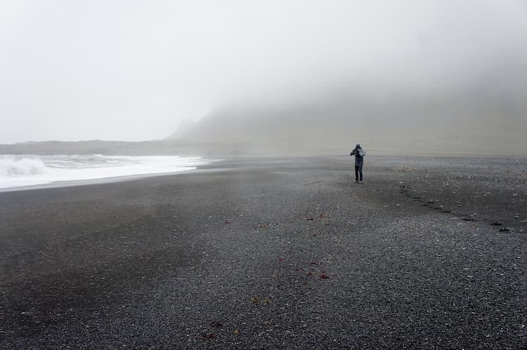 why are black sand beaches in iceland dangerous