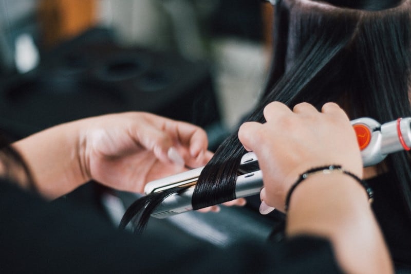 Can You Take A Hair Straightener On A Plane? ⋆ Expert World Travel